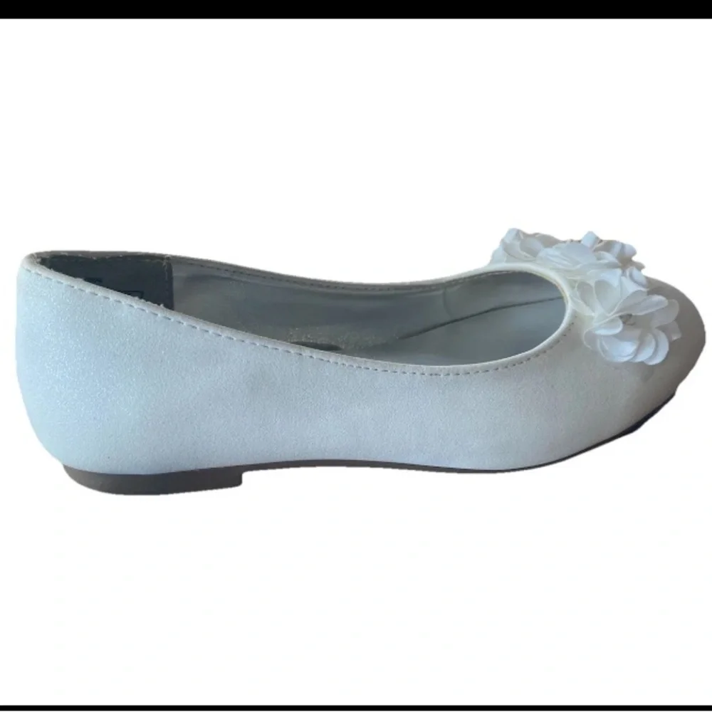 Kenneth Cole Reaction Girls Size 1 Vote White Flower Girl Wedding Ballet Flats